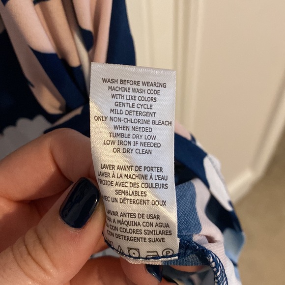 Floral flutter sleeve maternity dress - Picture 7 of 7